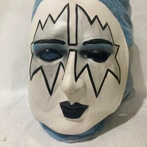 Kiss the spaceman halloween